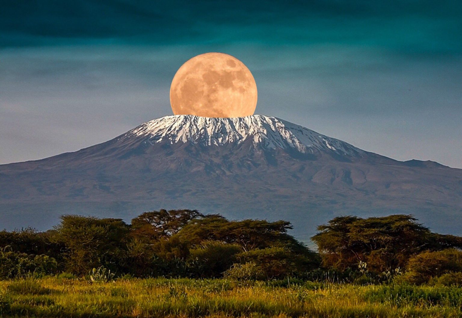 6 days Marangu route Kilimanjaro climb with summit to Uhuru Peak
