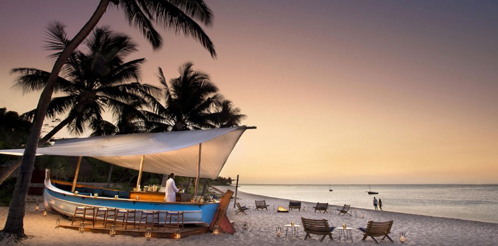 Luxury beach and bush safari in Mozambique